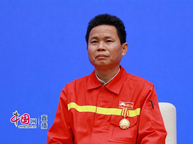 中国石油集团西部钻探工程有限公司试油公司井下作业工具工谭文波_副本.jpg